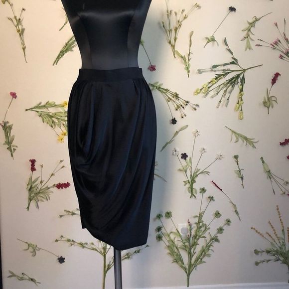 Poleci Skirt - Picture 3 of 8